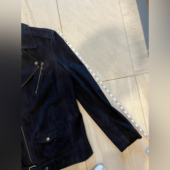 Theory Tralsmin Belted Moto Lambskin Suede Jacket - Picture 12 of 15